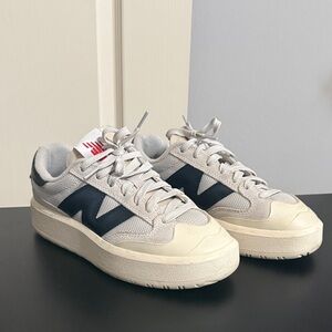 New Balance Gray and Black Sneakers